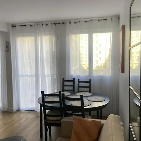 Charmant Xvie- Avec Balcon! Daire Paris