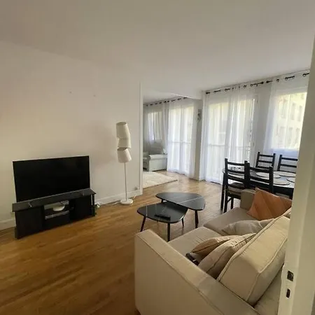 Charmant Xvie- Avec Balcon! * Paris