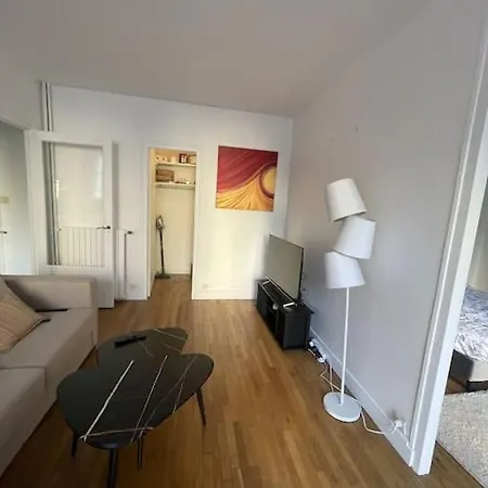 Charmant Xvie- Avec Balcon! * Paris